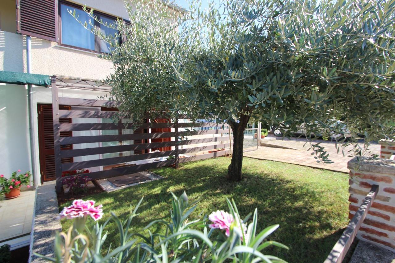 Apartment Luigi Poreč Exterior foto