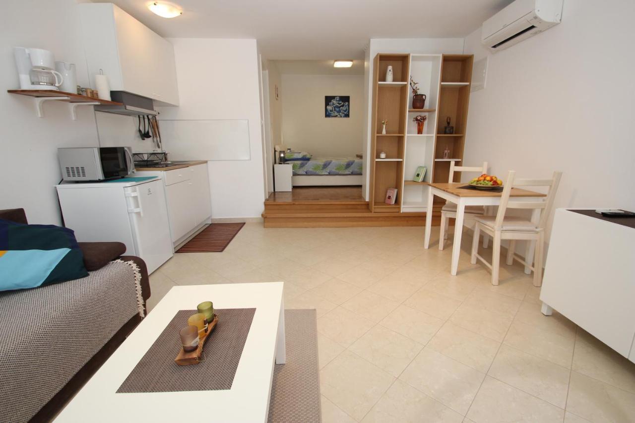 Apartment Luigi Poreč Exterior foto